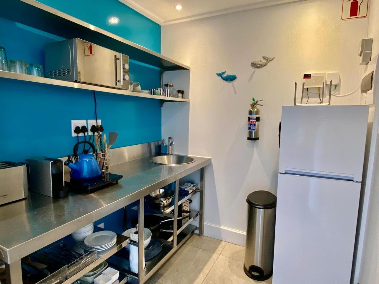 Hermanus Waterfront Apartment Room photo